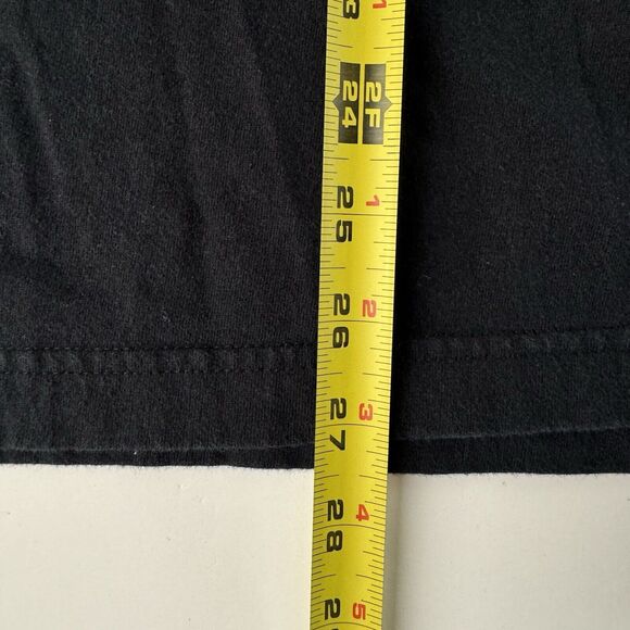 IZOD Jeans Men's Rock Washed Collection Black Tee Size Medium - Picture 7 of 14